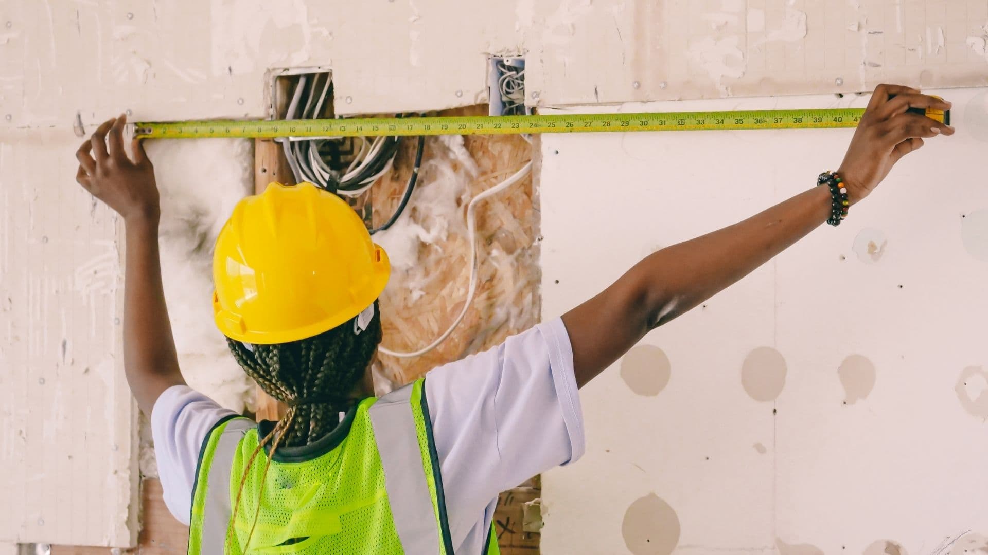 Turning Project Data Into Measurable Revenue: KPIs for Modern Sales Teams