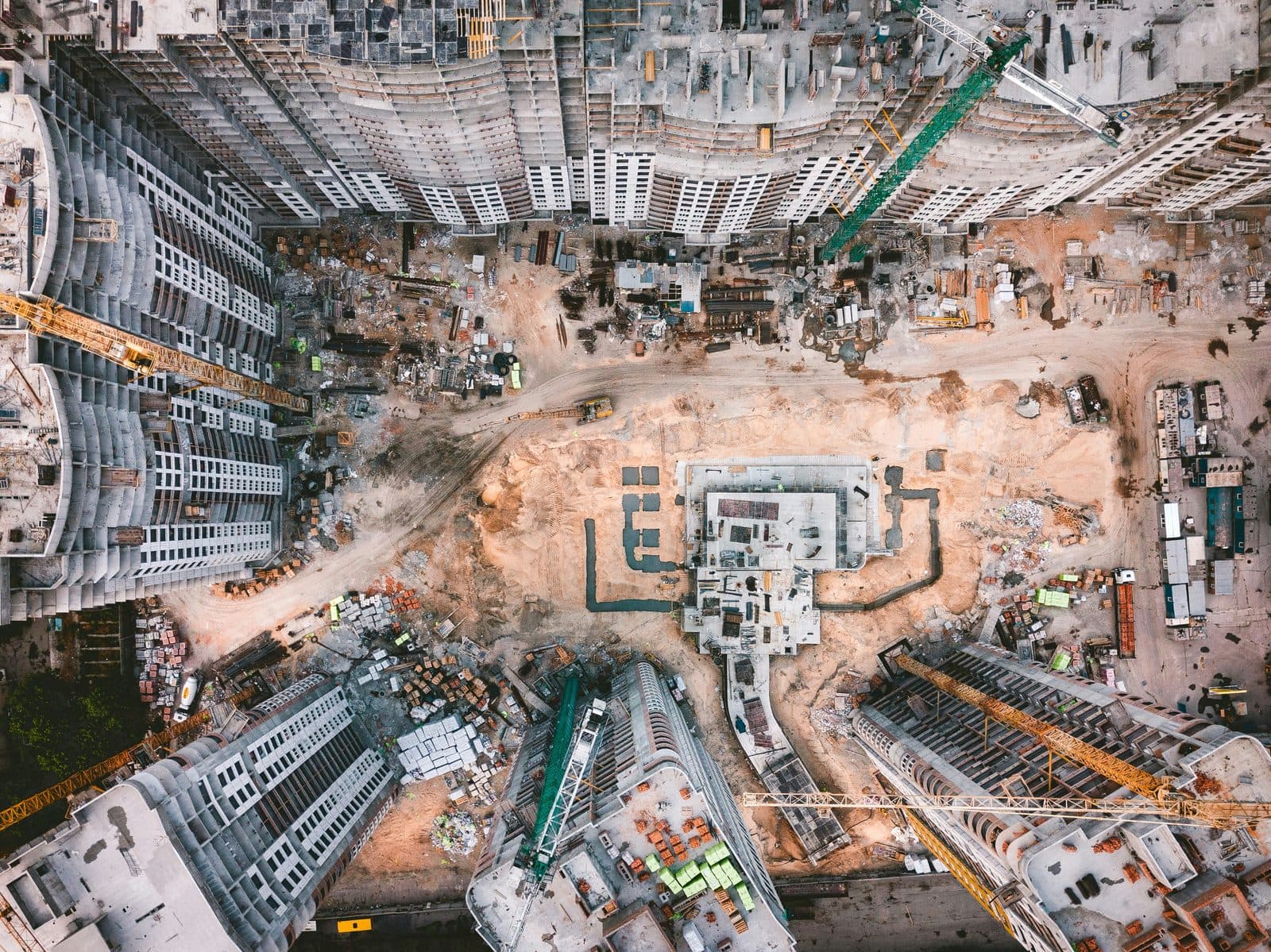 Wie erschließt man einen neuen Baumarkt ohne lokale Kontakte?